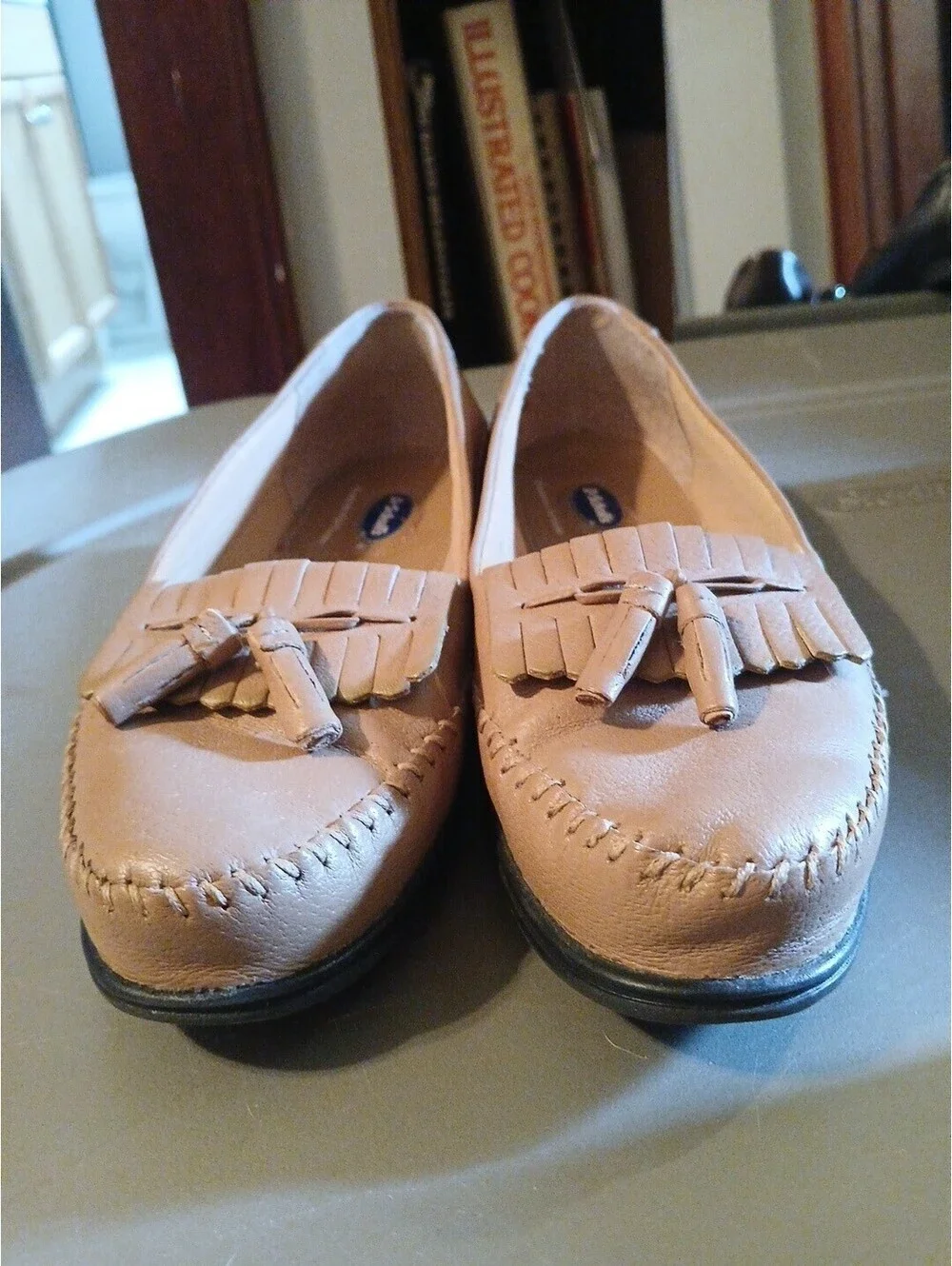 New Dr. Scholl’s Women’s Leather Tassel Loafers Beige Size 8 W Comfort Flats